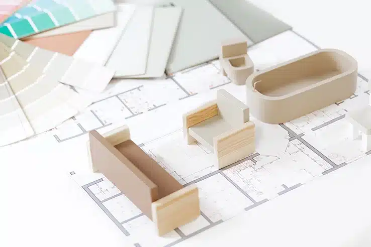 Inicio Maqueta de muebles sobre plano para planificar la distribución de una vivienda